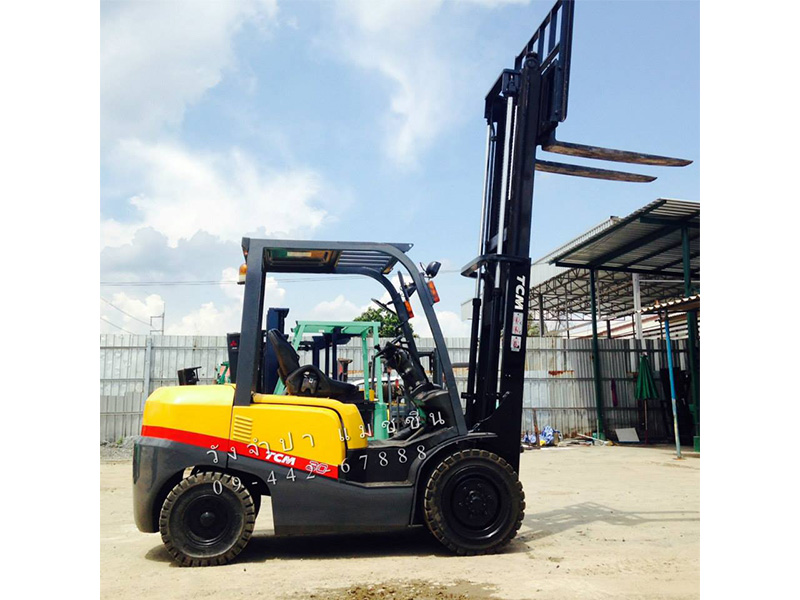 รถโฟล์คลิฟท์น้ำมัน TCM model : FD30TZ3 - วังจำปา แมชชีน