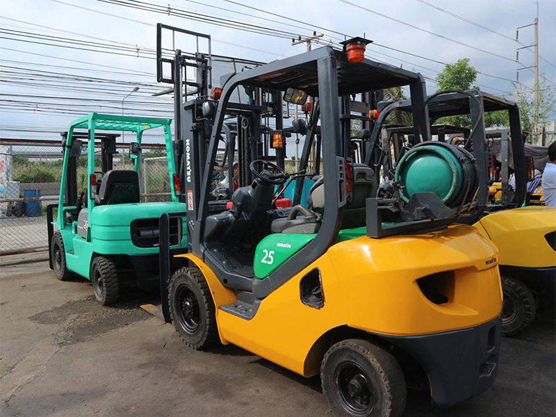 รถโฟล์คลิฟท์แก๊ส KOMATSU FG25-16 - วังจำปา แมชชีน